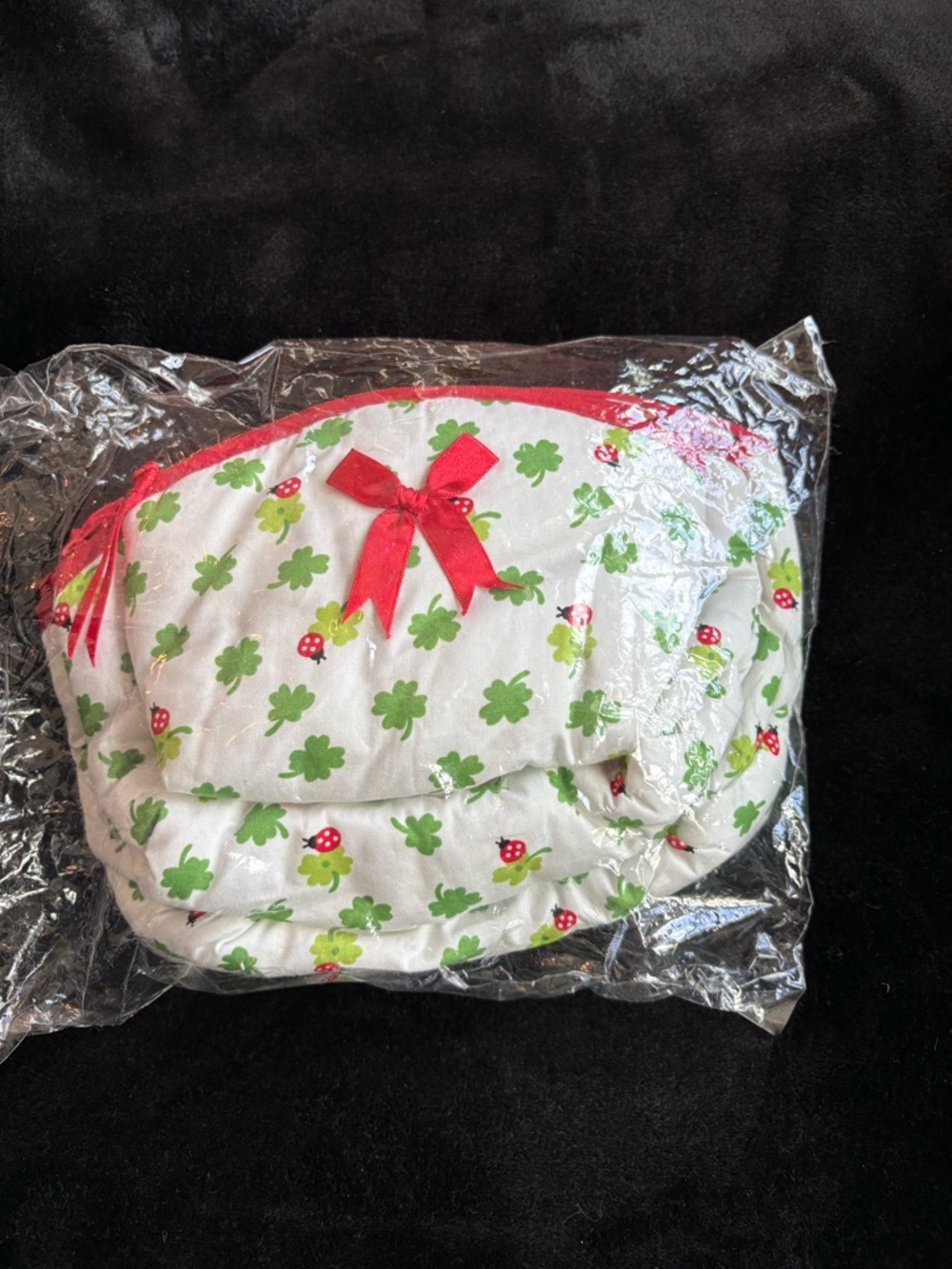 White Cosmetic Bag with Green Clover & Red Bow 3pouches